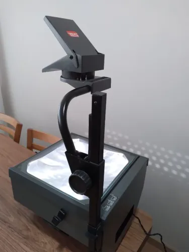 Retroprojetor TES 2015