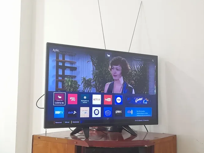 Vendo smart TV aoc "32" ( usada)