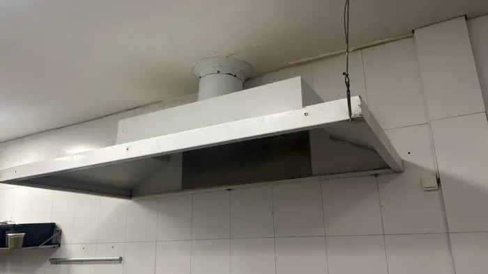 Coifa restaurante usada 2m  e outra de 1 m