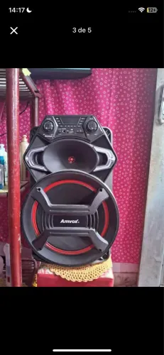 Vendo uma caixa de som