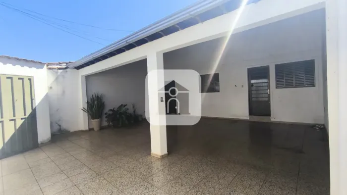 Casa para locação no bairro Roosevelt