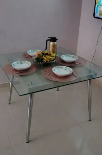 Mesa em TAMPO de VIDRO SEM CADEIRAS