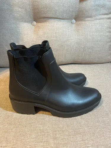 Bota Colcci cano curto