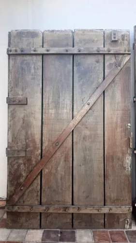 Porta madeira de demolição 