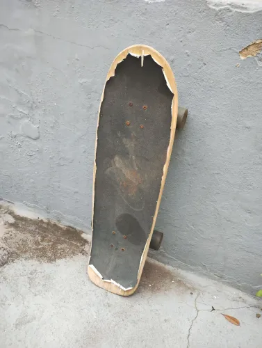 Skate tubarão simulador de prancha