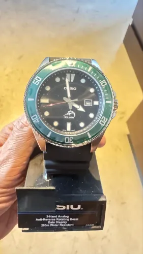 Relógio Casio Duro verde Marlin novo