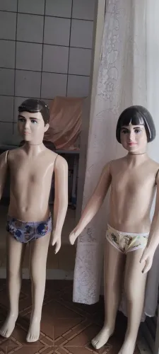 Vendo manequins masculino e feminino.