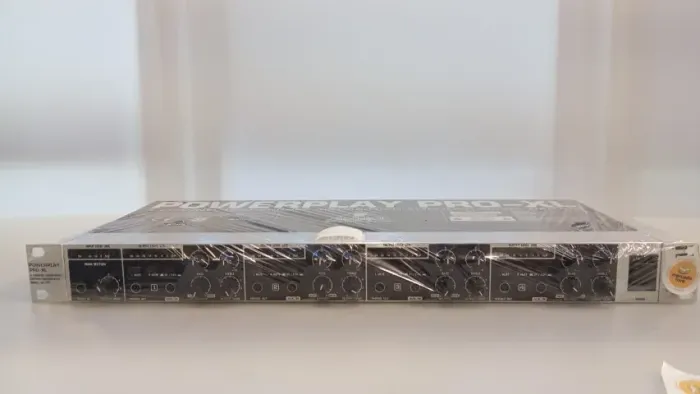 Powerplay behringer pro-xl 4canais ha4700 semi-novo