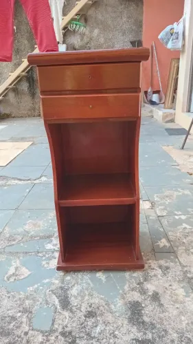 MESA PARA TELEFONE.
