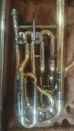 Trombone baixo Yamaha YBL 612