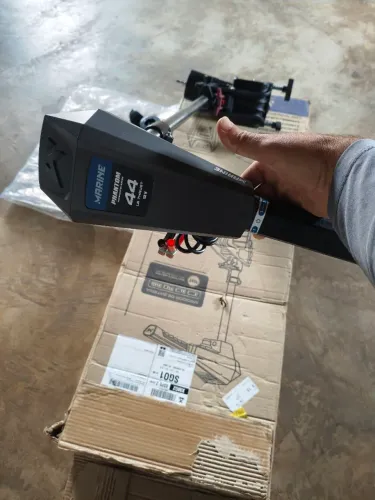 Vendo motor elétrico 44 lbrs Phantom Marine estado de novo com nota fiscal