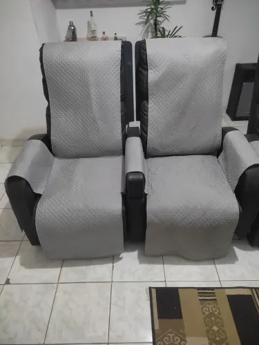 Poltrona dupla home theater 6D retrátil automática em couro 