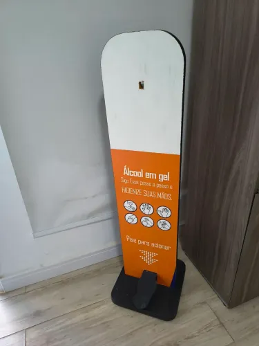 Totem de álcool em gel