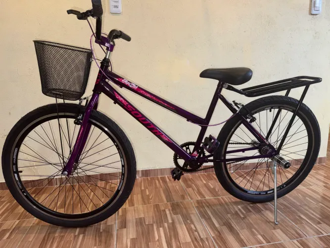 Bicicleta aro 26 cor Roxa com nota fiscal está nova foi usada menos de 1 mês.