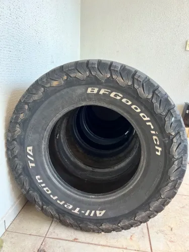 06 Pneu BF 35x12.50r18 KO2 - carcaça utilizável