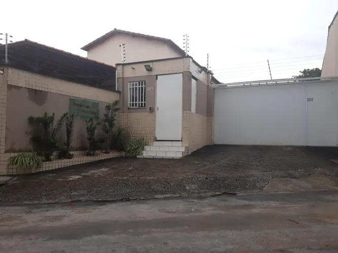 Apartamento de 56m² em Messejana com 2 suítes