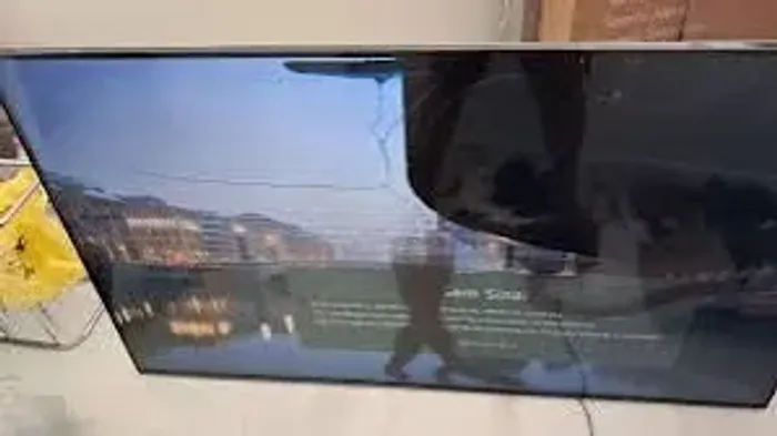 Tv 65 hisense tela trincada