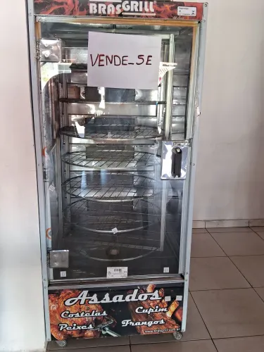 Assadeira giratória de frango, peixes e costelas 