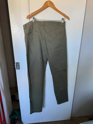 calca verde levis