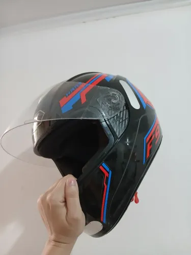 Capacete novo 
