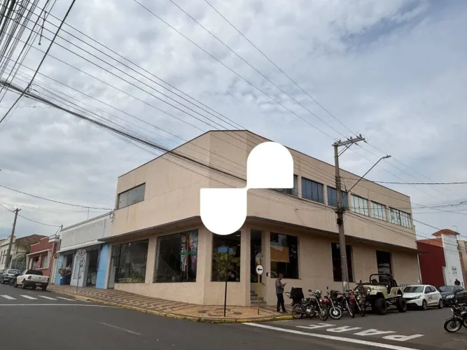 Sala Comercial Ampla - Próximo à Rodoviária de Pirassununga