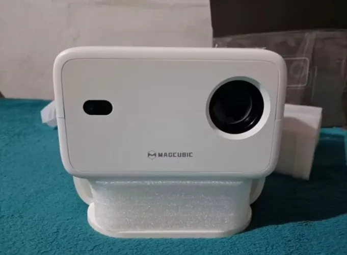 Projetor Magicub L018 com tela