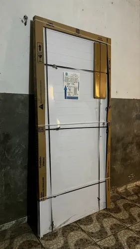 PORTA PIVOTANTE NA CAIXA