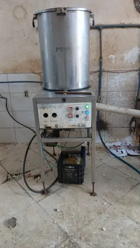 Máquina de descascar alho pneumática.
