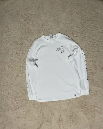 Camiseta branca Nike ACG 