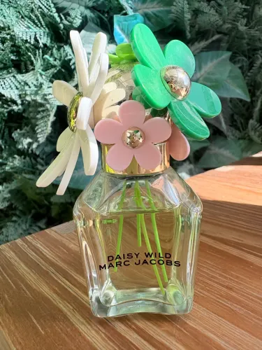 ? MARC JACOBS DAISY WILD - ORIGINAL ?