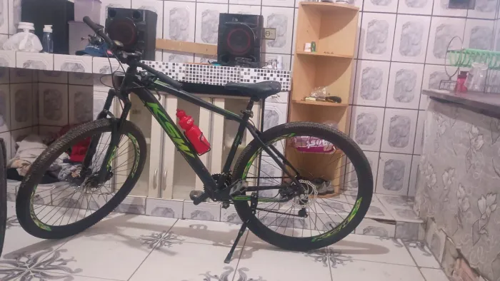 Vende se uma bicicleta aro 29