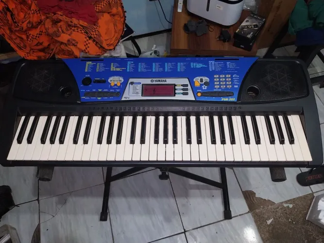 Teclado Yamaha profissional PSR 202