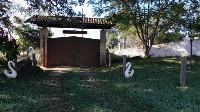 Terreno a venda 1.000 em Iperó todo gramado c/poço Artesiano  , portão, cercado, 