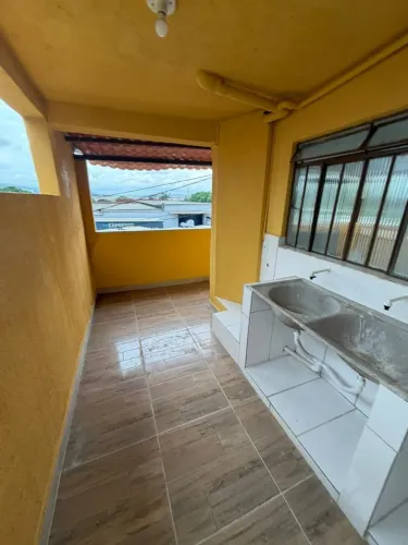 Alugo excelentes casas com garagem tipo apto em Betim