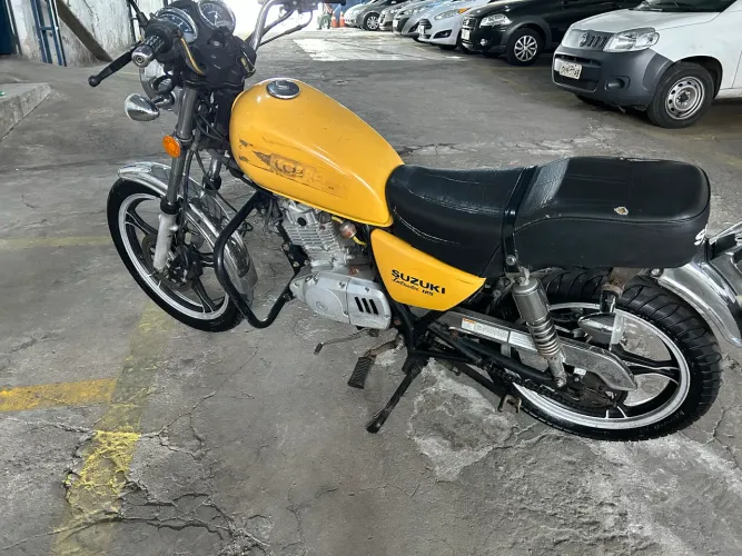 Suzuki intrunder 125