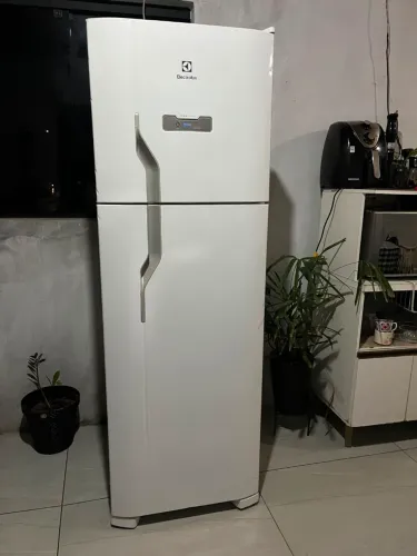 Geladeira frost free 220 volts