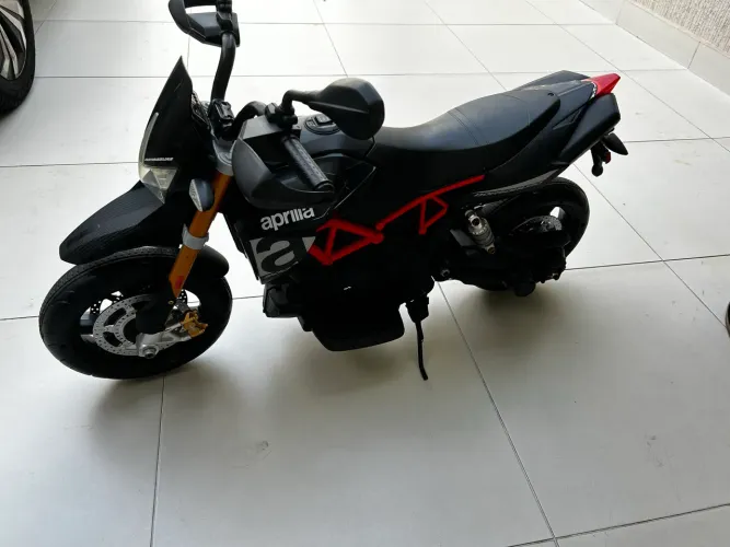 Mini Moto Elétrica Licenciada Aprilia Dorsoduro 900 Vermelha 12V BW234VM