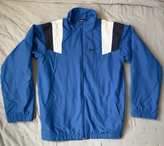 jaqueta nike azul / preta com forraçao , tamanho M
