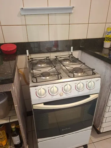Vendo Fogão Dako 4 Bocas - Prático, Compacto e Funcionando Tudo!