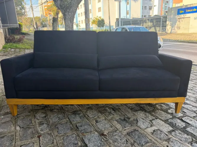 Sofa Preto Veludo + duas almofadas