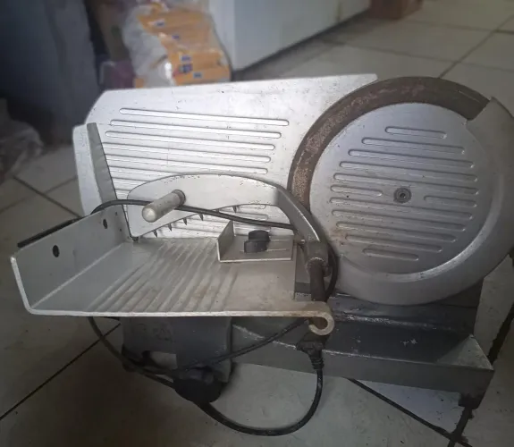 Vende-se Fatiadora de queijo ?