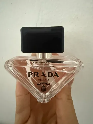 Prada paradoxe flower