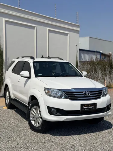 Toyota Hilux SW4 SR 4X2 2.7/ 2.7 Flex 16V Aut. 2015