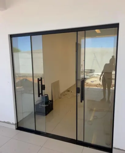 Porta blindex vidro temperado padrão e sob medida vidraçaria top vidros