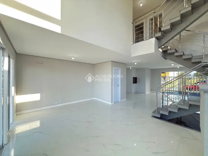 Casa em condomínio, 3 suítes e 2 vagas no Verdes Campos, bairro Mario Quintana