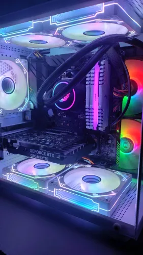 RTX 3050 6GB Windforce OC Gigabyte