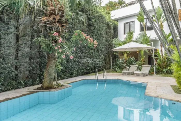 Casa com piscina Jardim Guedala