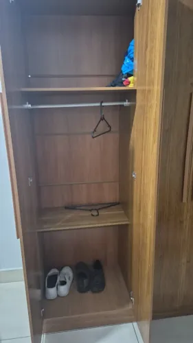 Guarda roupas 6 portas