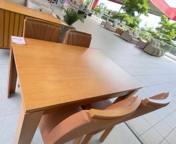 Conjunto mesa de jantar com 04 lugares