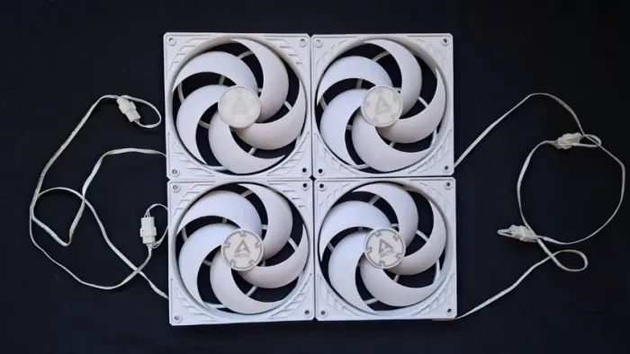 Kit 4 Fans ventoinhas para gabinete e cooler Arctic P14 White branco 140mm PWM